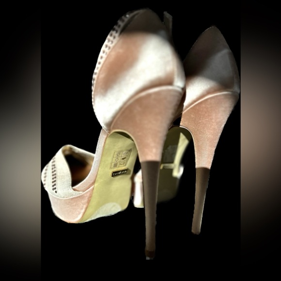 BEBE Stiletto Champagne Pumps - Picture 4 of 10